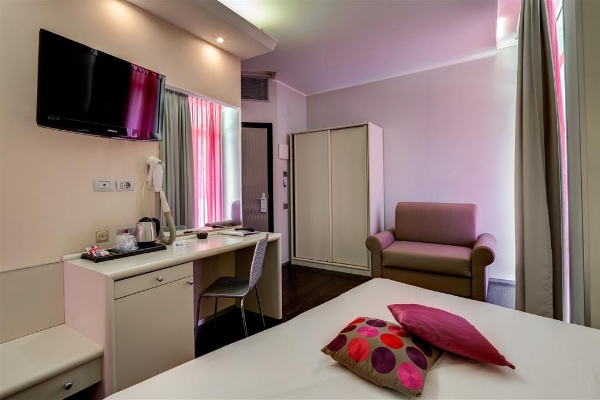 BEST WESTERN MAISON B HOTEL